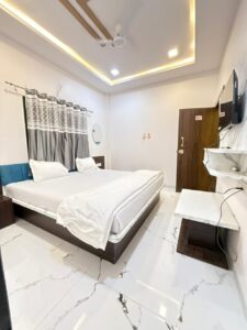 Radhai Residency – Comfortable Stay in Ellora | Tirthbhakt